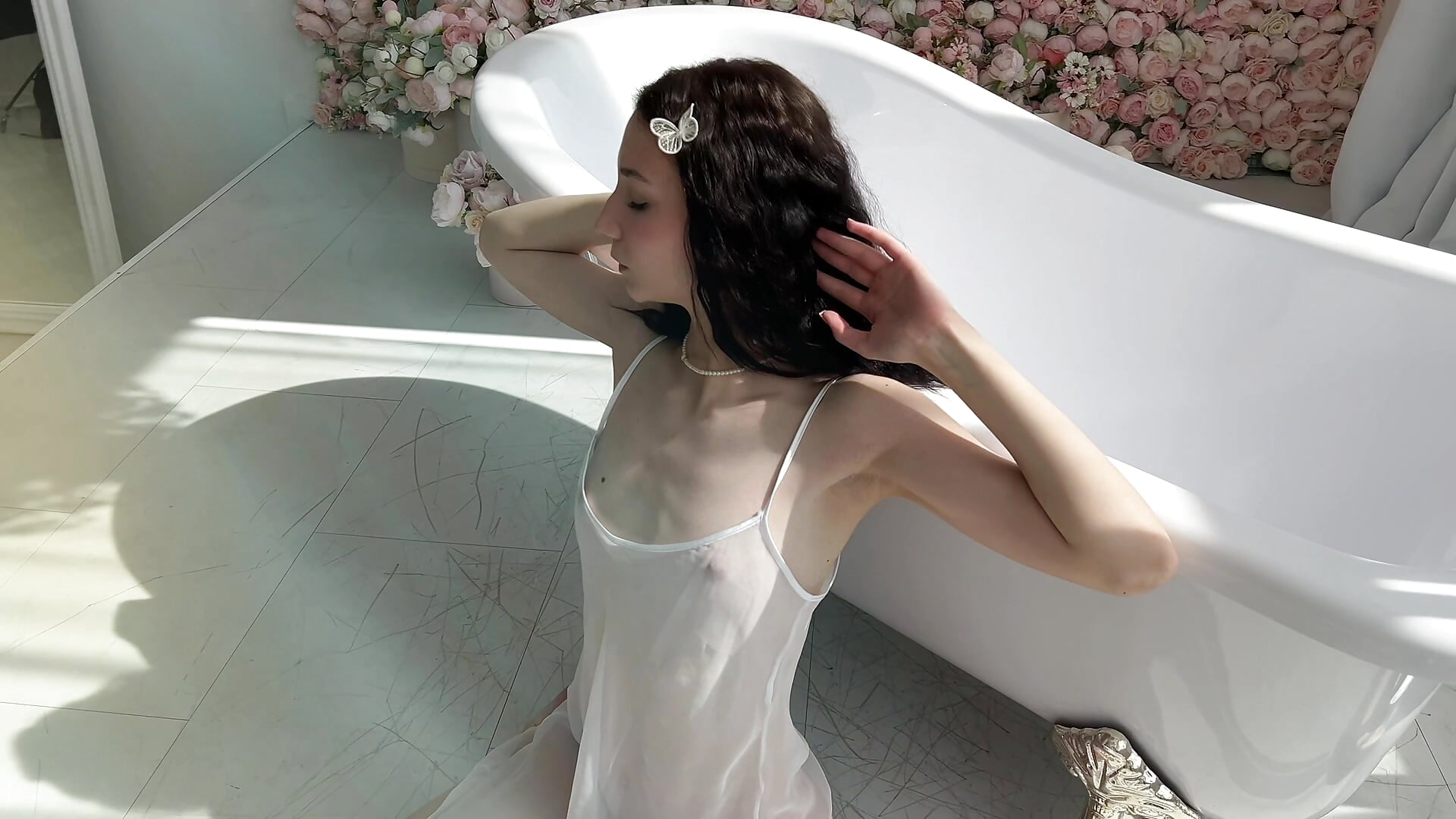 nude bath tease