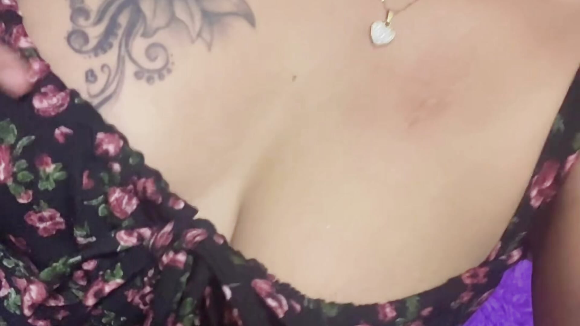 Tell me am I lovely? - Lyrashane 캠 모델의 동영상