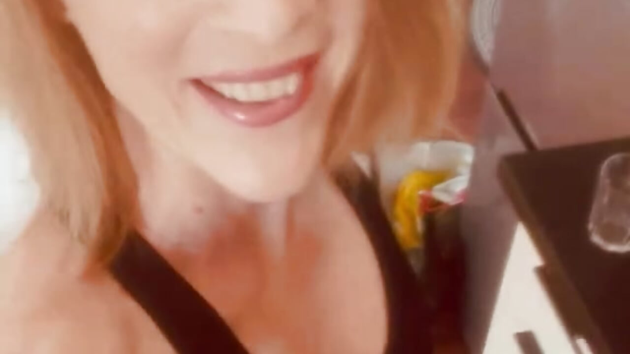 Kaffee mit Mami – video modela na kameri Coachmilf