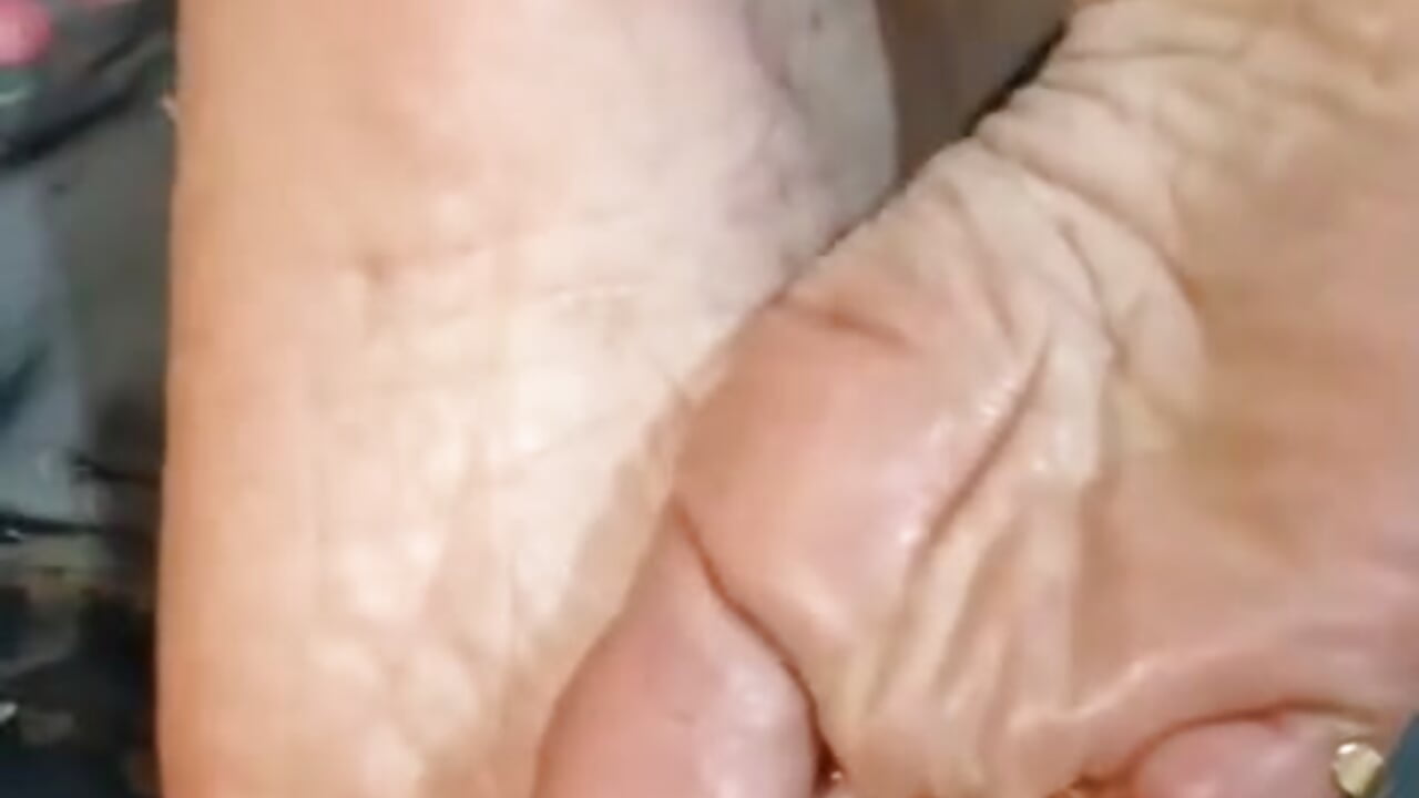 🦶🔥👀🙈