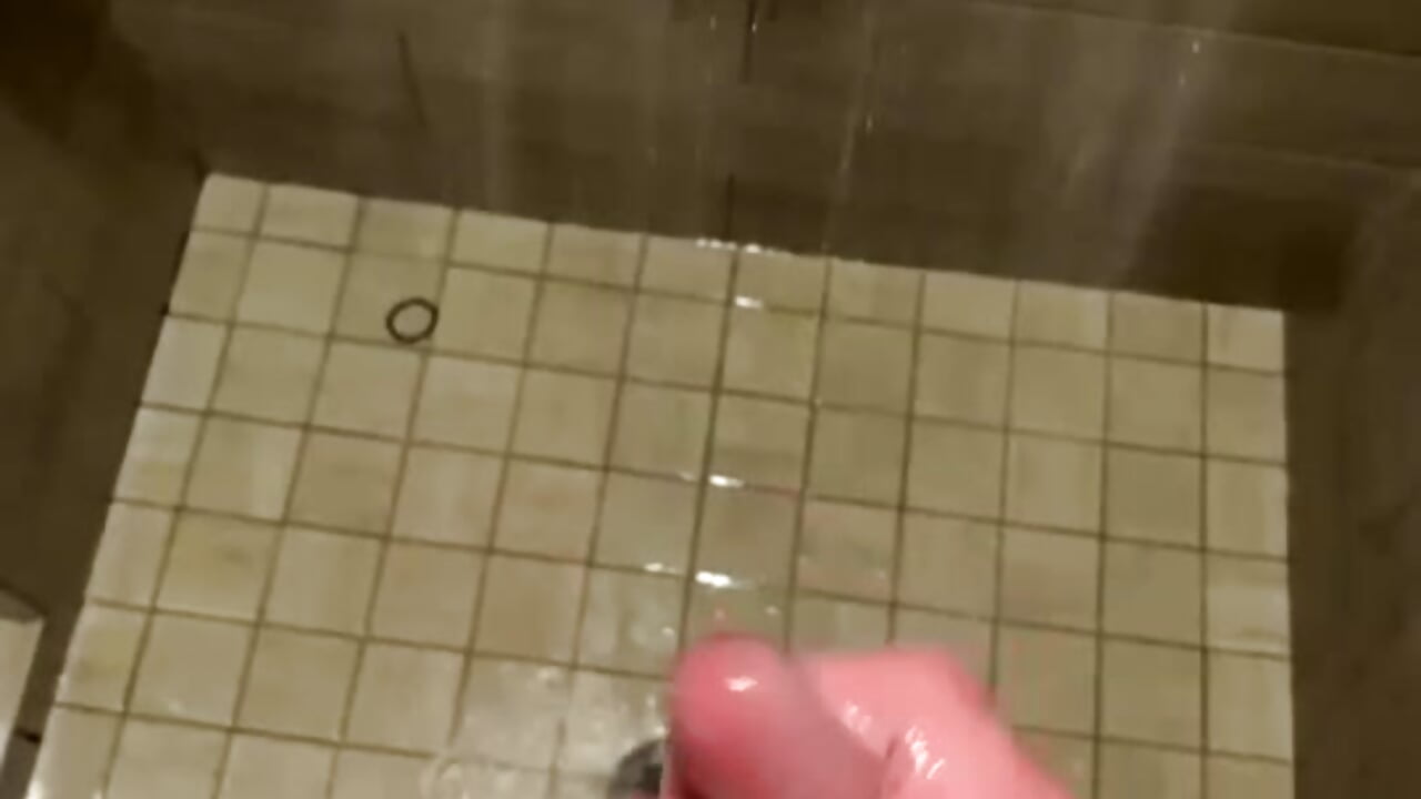 Shower thoughts – video af Benziez cam-model