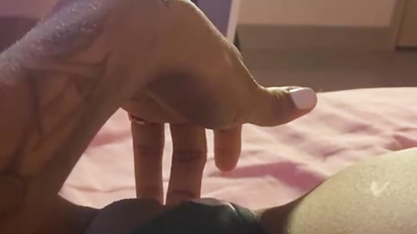 Bell gets wet🥵👀 – video modela na kameri bell_popperr_