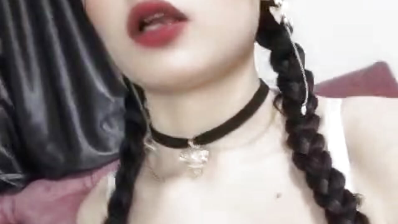 Sexy petite