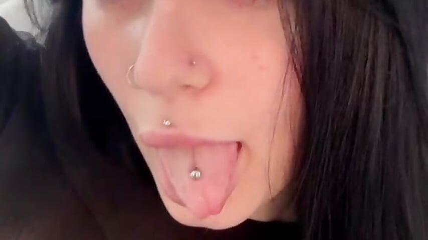 my piercings - відео від вебкаммоделі Leah_Brooks
