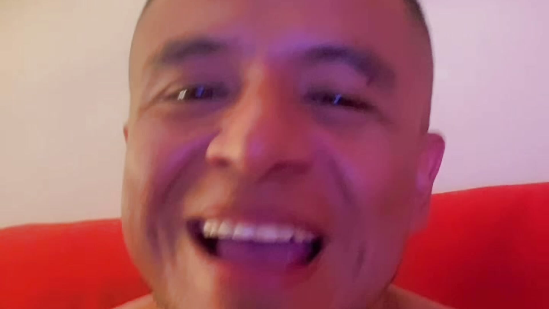 Cantando una de CNCO 🎶 cantar 🎤 - video by PeruvianPercasHot cam model