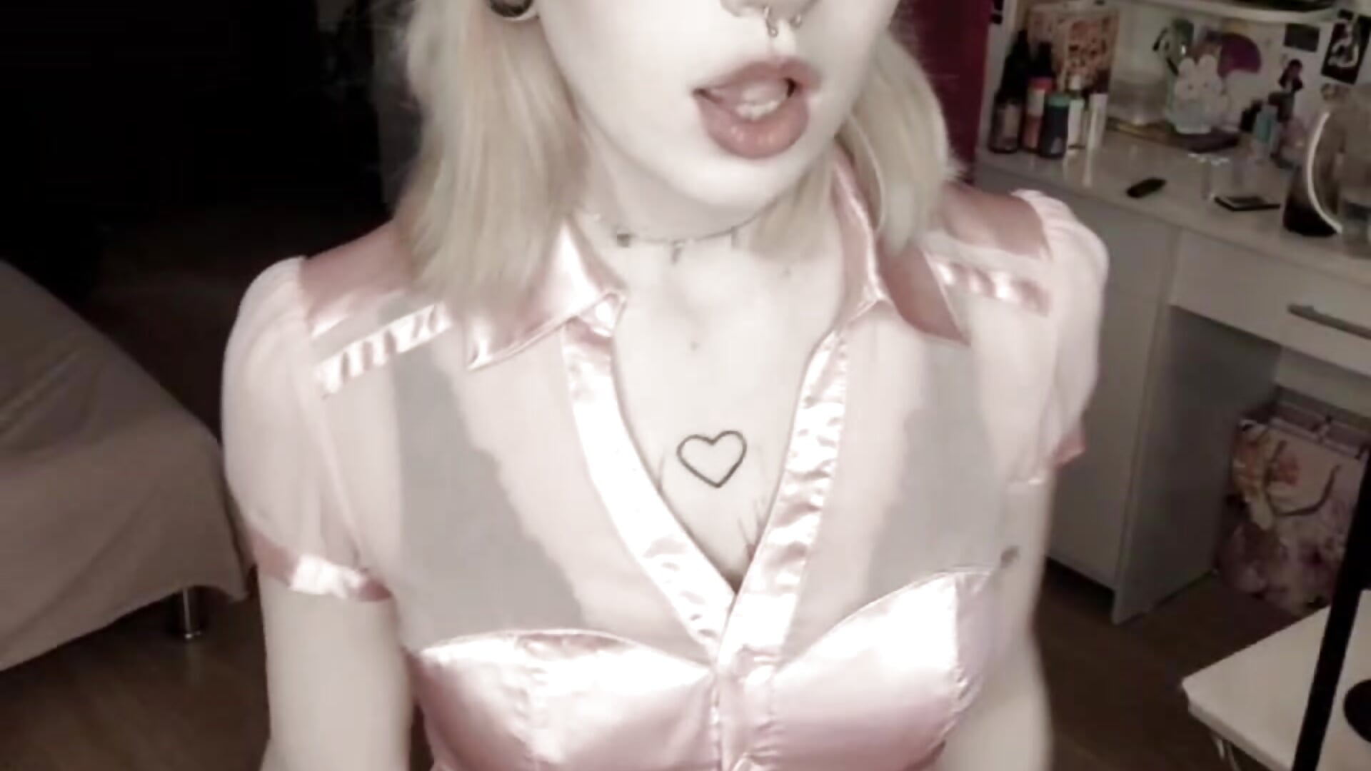 such a good mood - video by godlikegirlyy cam model