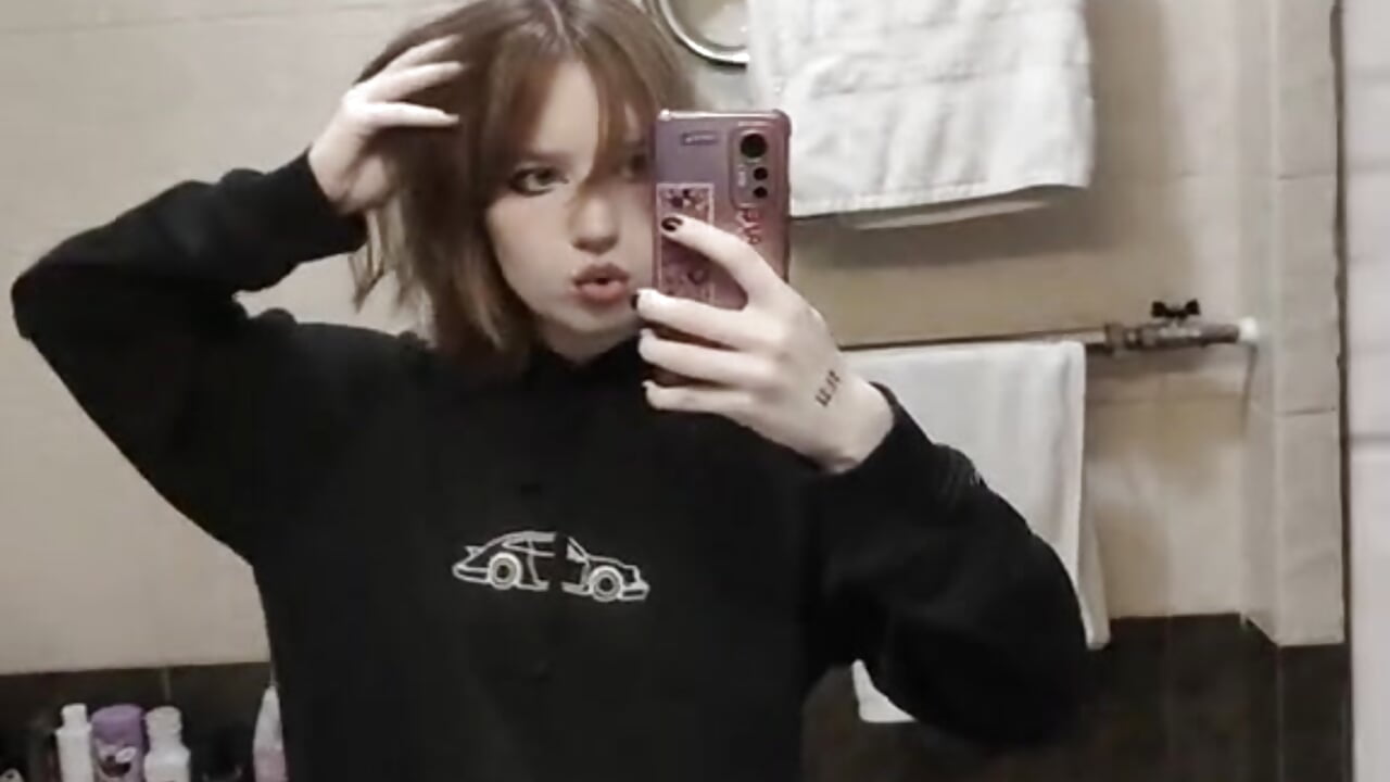 Depressed - video by godlikegirlyy cam model