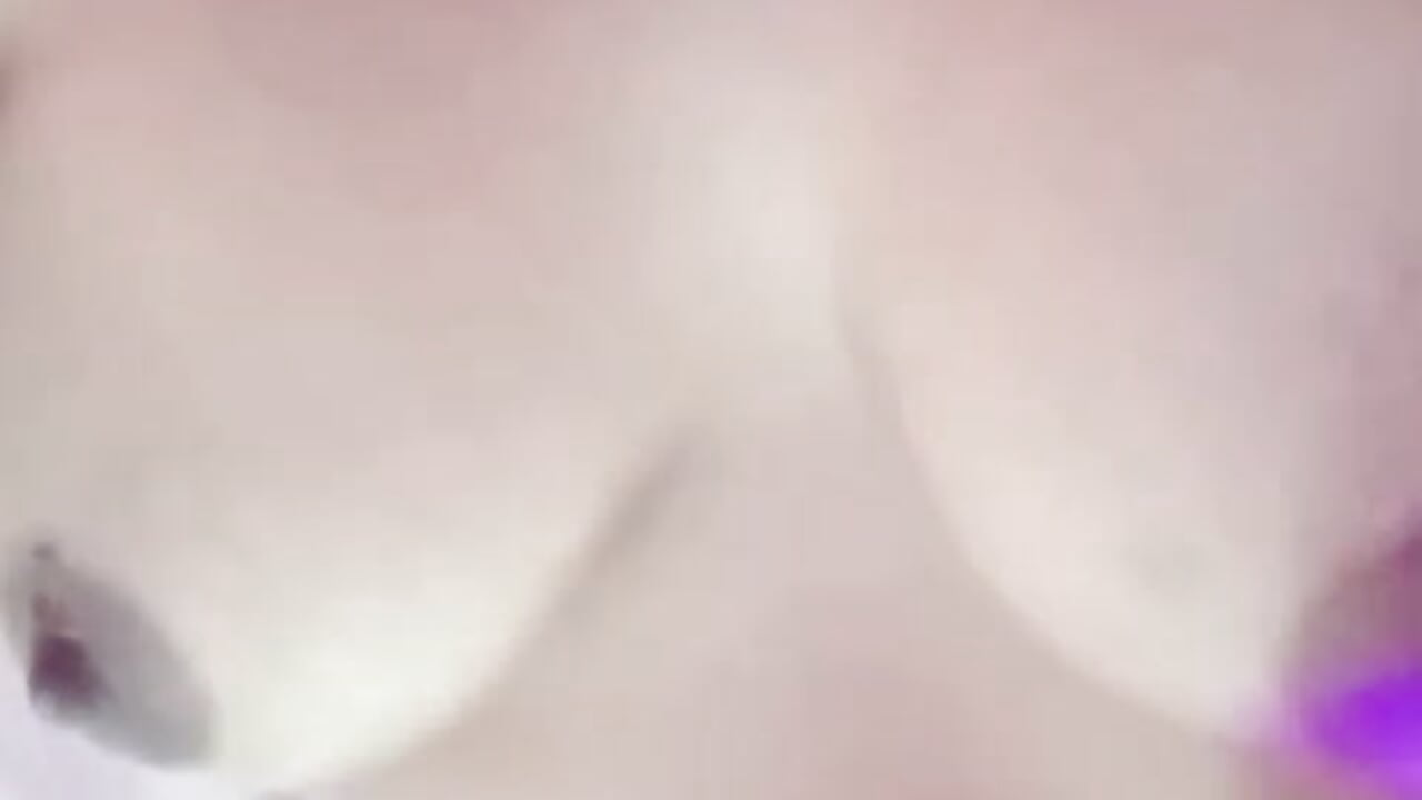 Delicious Pussy 🤤 - video by RylieRoss cam model