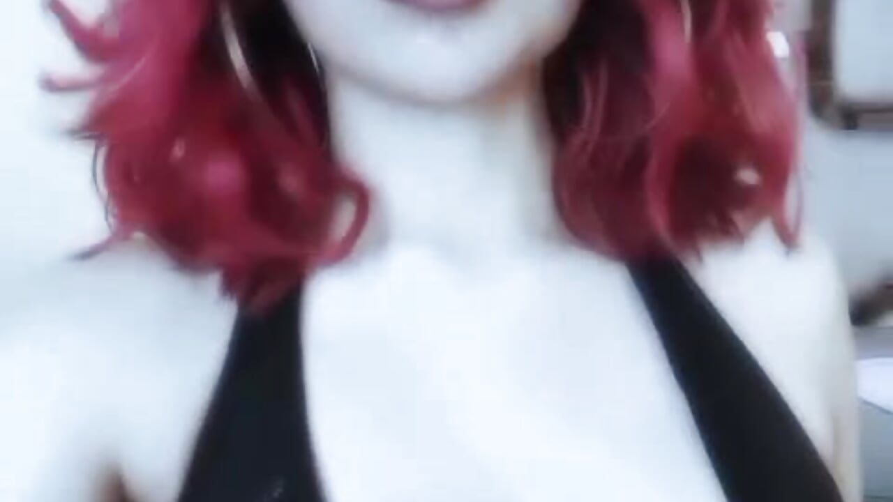 Fire and desire 🔥 - vidéo du modèle de showcams redd_pandaa
