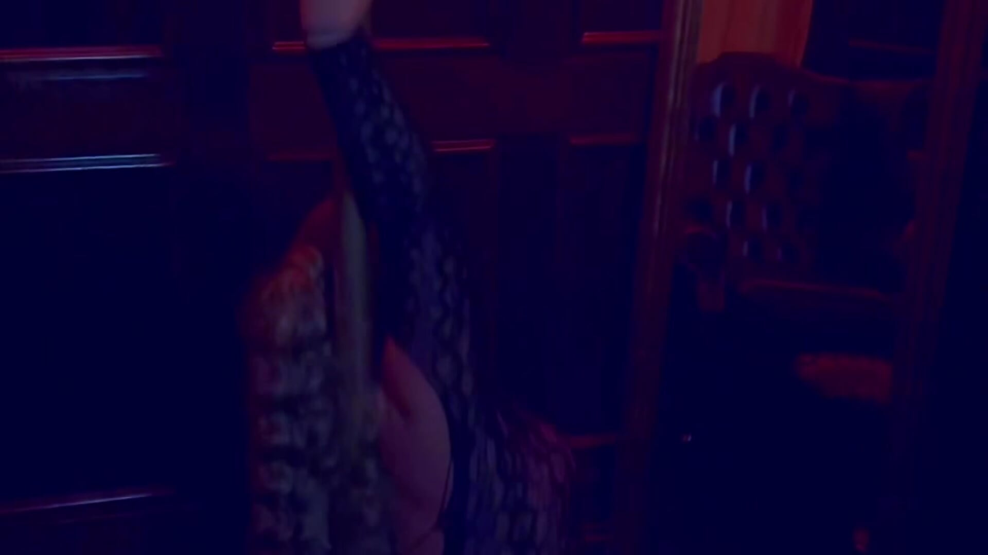 Not the only pole I like … - video av Honeyxoxxo cam-modell