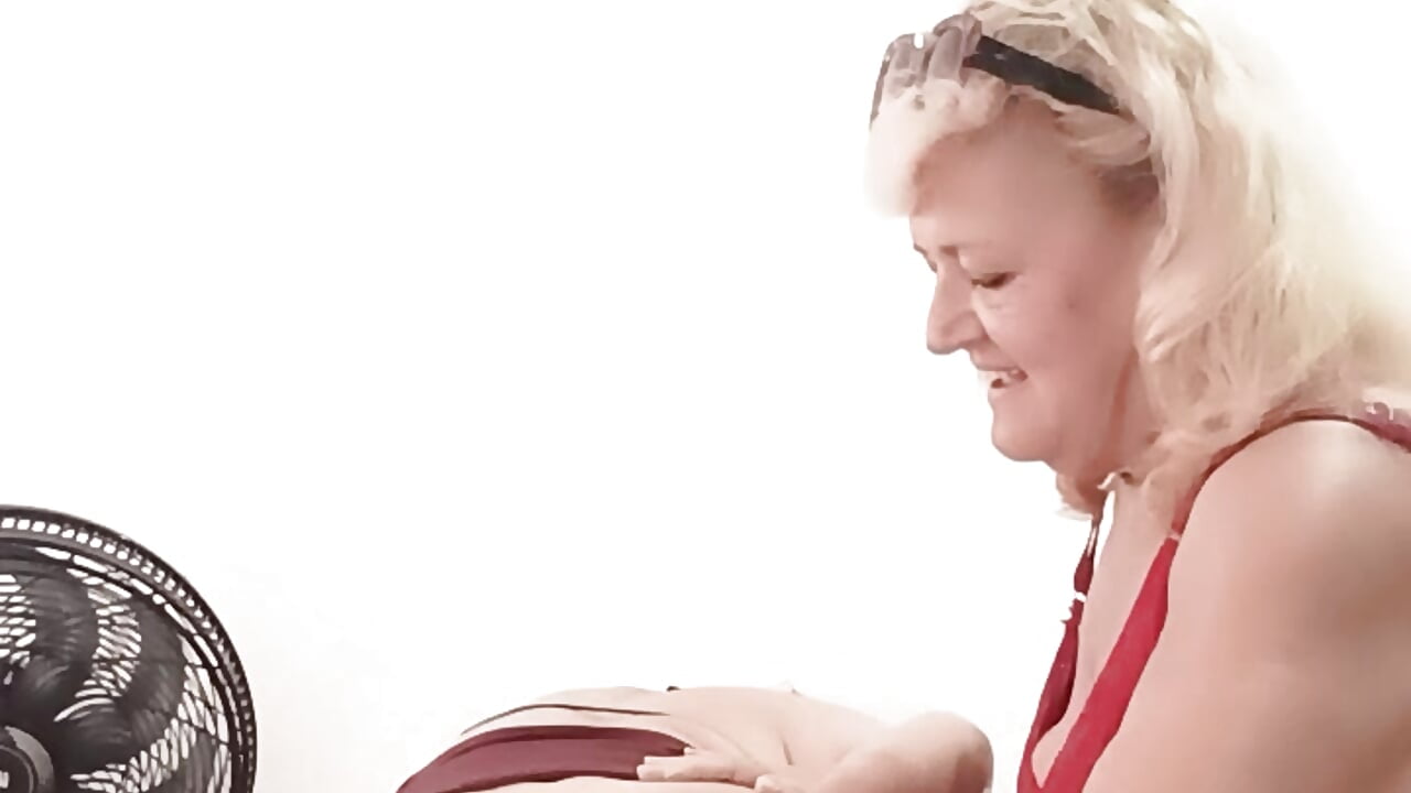 As Bellas comendo o cuzinho uma da outra - video by Belladama61 cam model