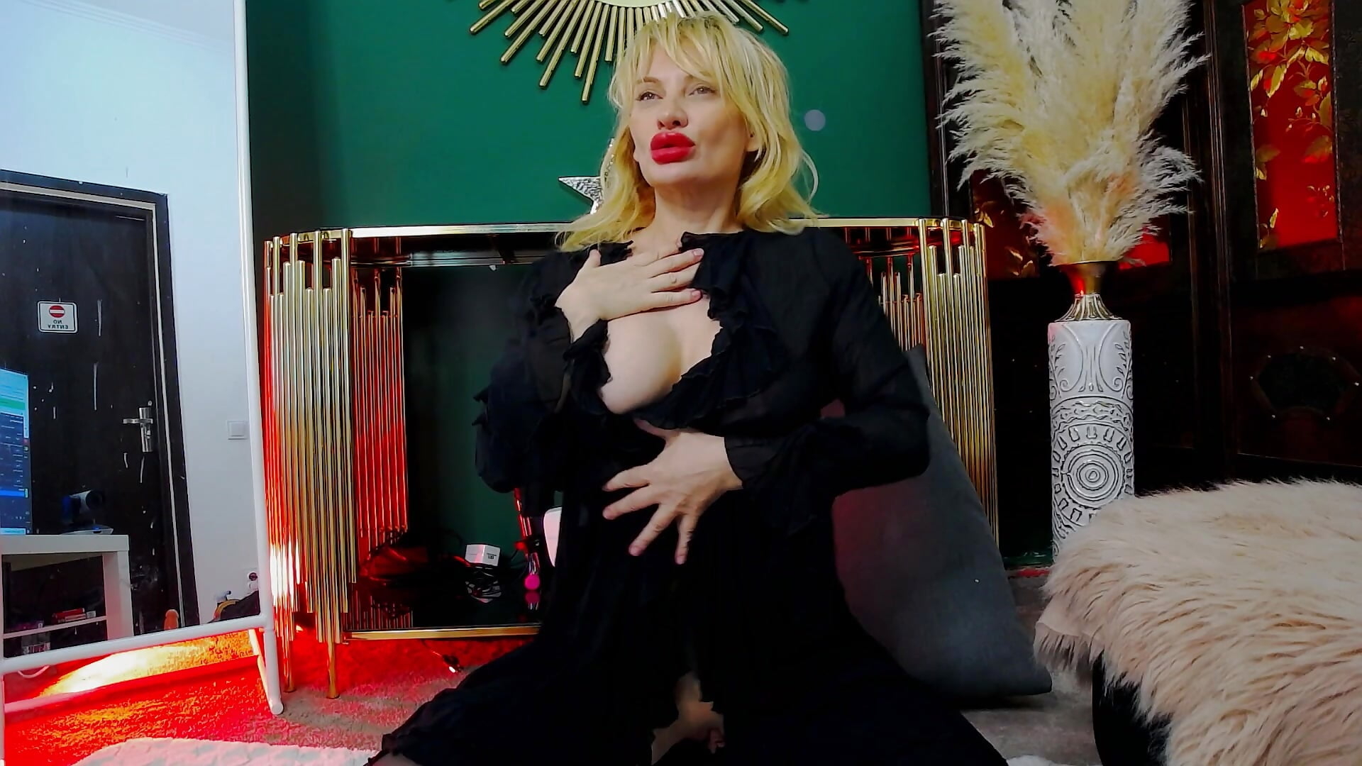 enjoy me babe - video by NatashaIvacenko cam model