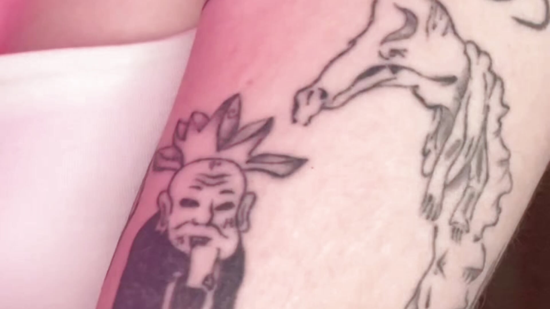tattoo 💘 - video van Molly_Kitty cam-model