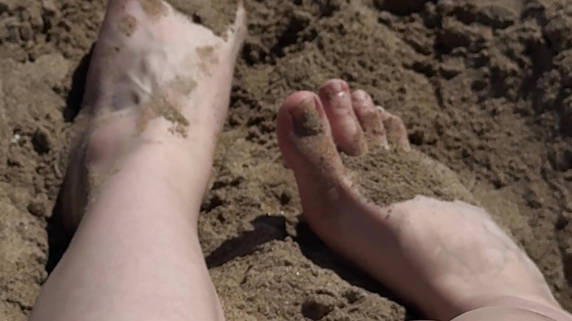 Foot fetish video on the beach⛱️