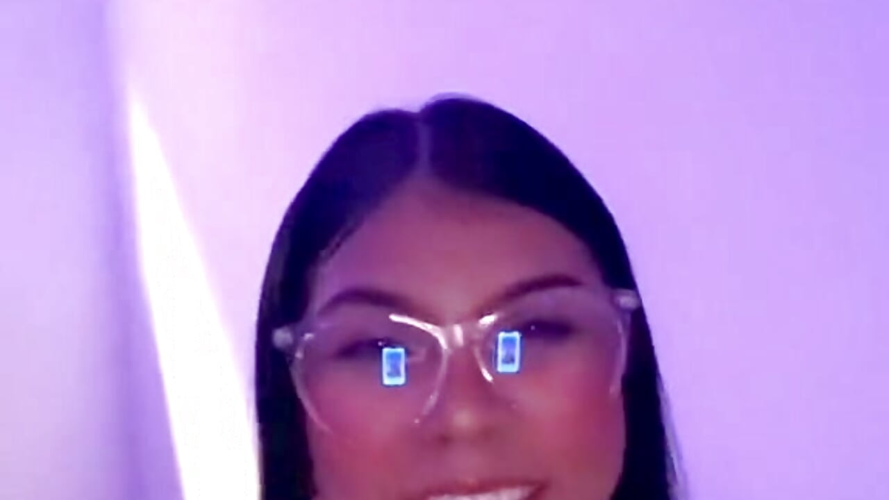 v09044g40000d3bgemnog65vl5js70cg - video by Goddes_any cam model