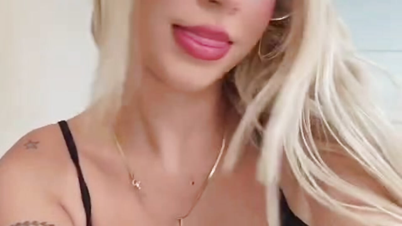 hi! - video by cinnia_ cam model