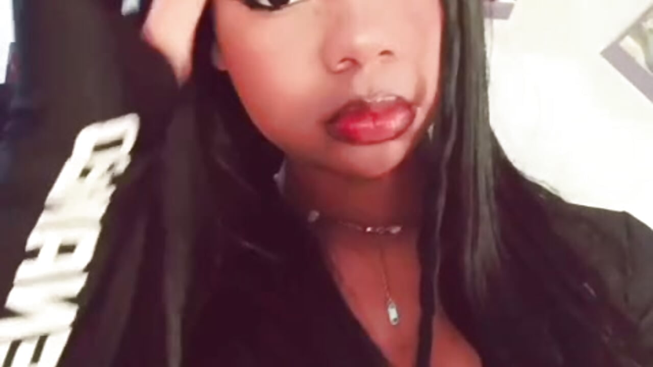 WhatsApp Video 2025-07-28 at 1,38,10 PM - video by Luna_Colinns cam model