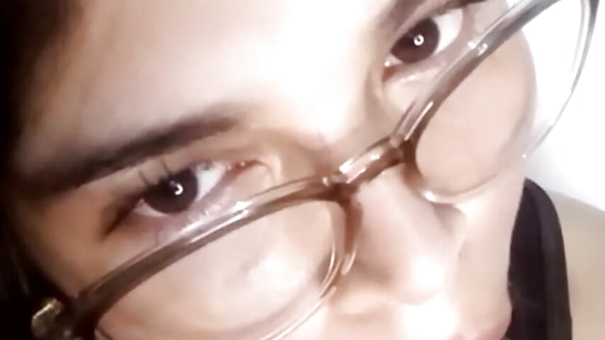 [24 Aug 00:11] Public Show – video od webkamerové modelky Diamily