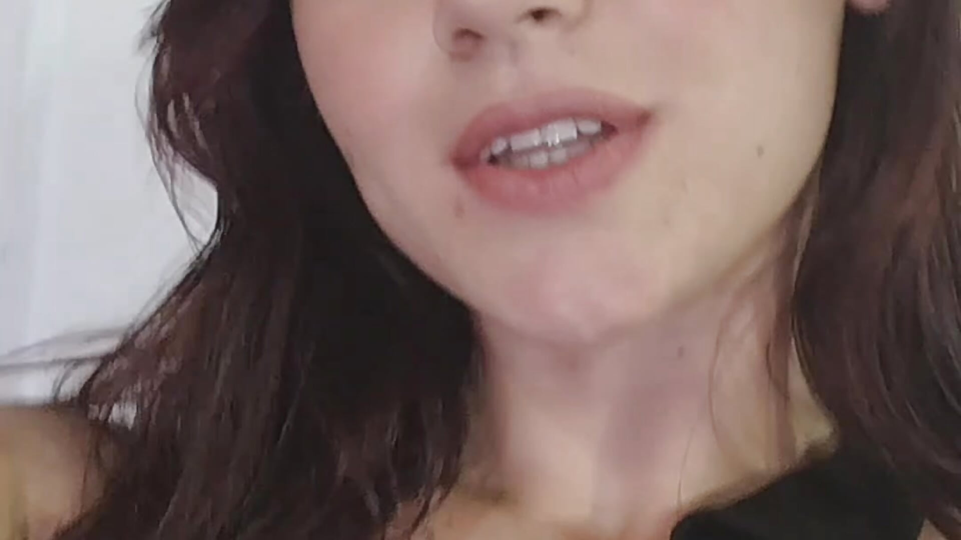 👀 - vidéo du modèle de showcams Amy_Kobold3