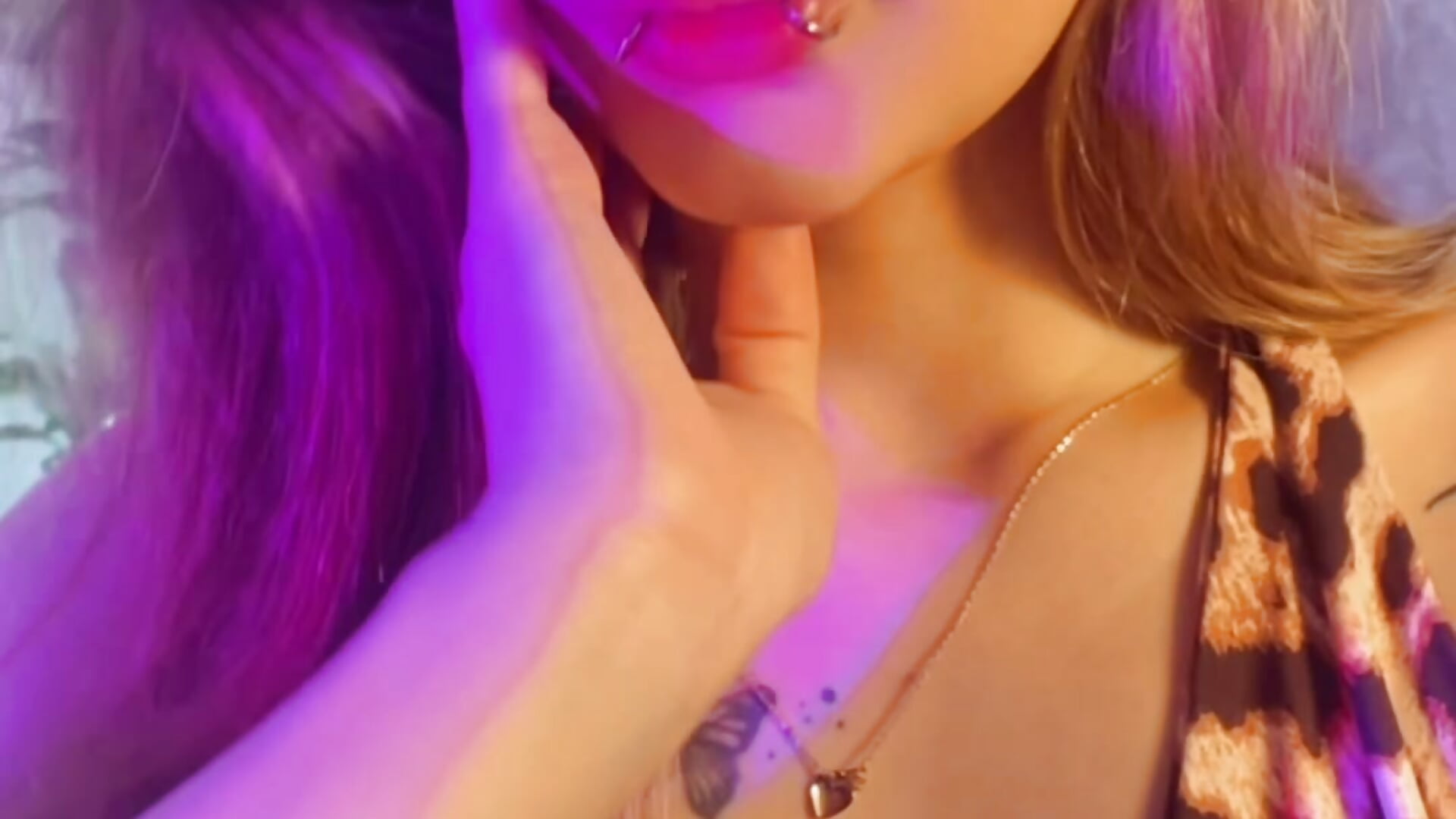 💋