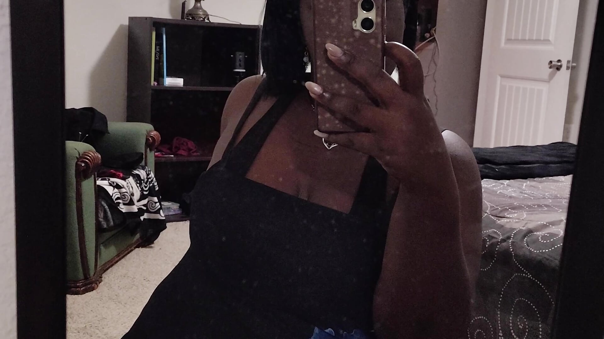 A sneak preview of my body 🖤 - video by SGGoddess cam model