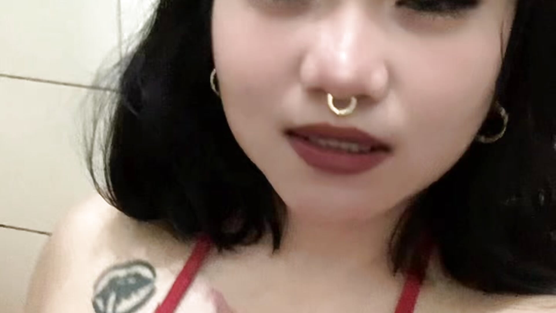 A little taste of me - video by _XXXKittyTingles cam model