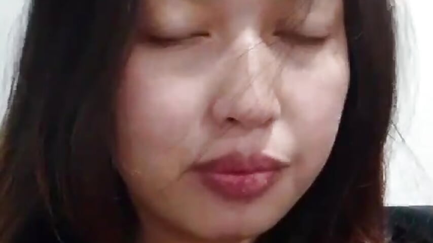 att,r_gDsHXEZ-U__VgdGMmFk4RF_XxZnywTxQOiLKZDfYQ - video by Soft_Angel8 cam model