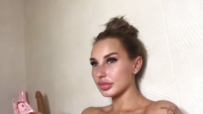 CHILL IN BATH WITH ME ;)