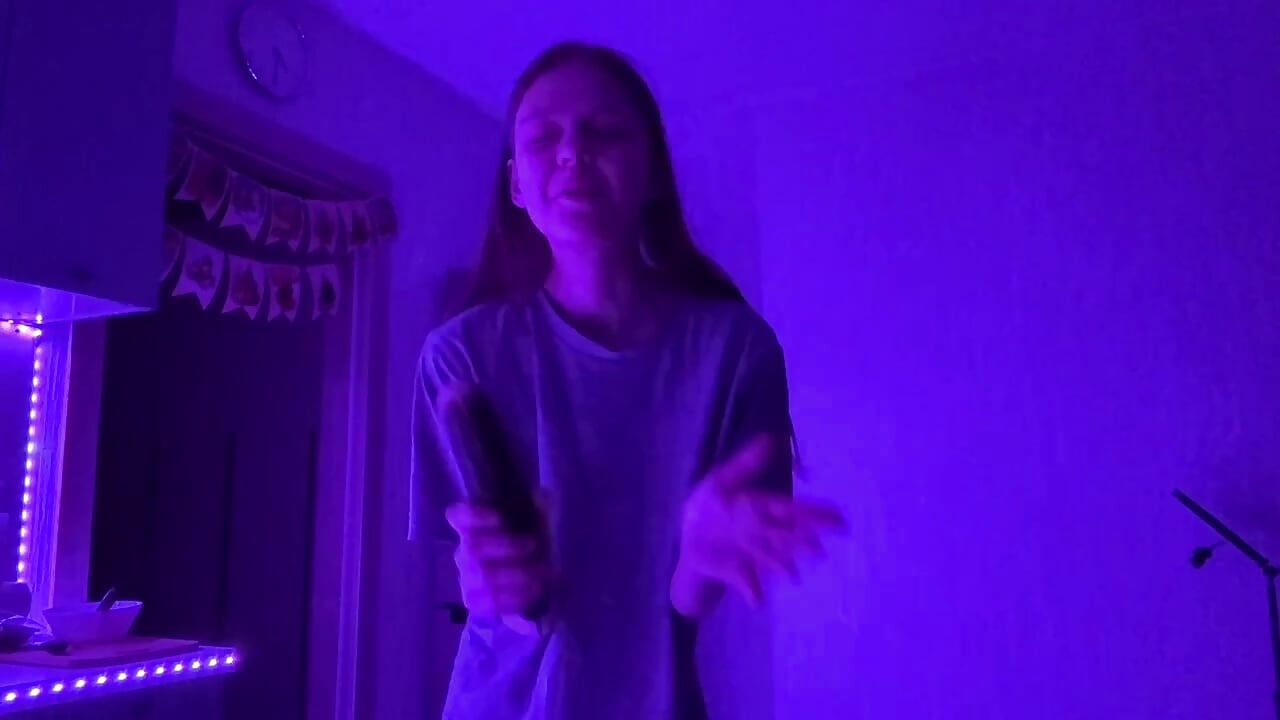 Dance with me right now♫ - video di WeiSusi modella di cam