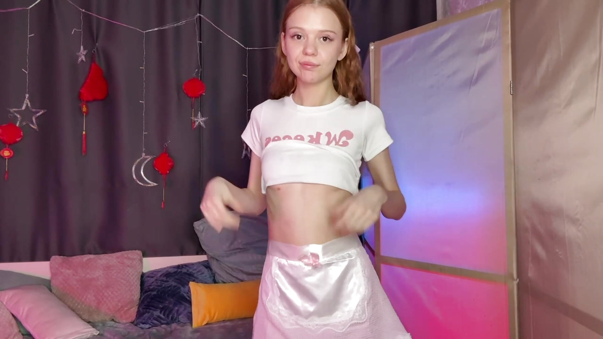 Dressing up as a maid - video by WeiSusi cam model