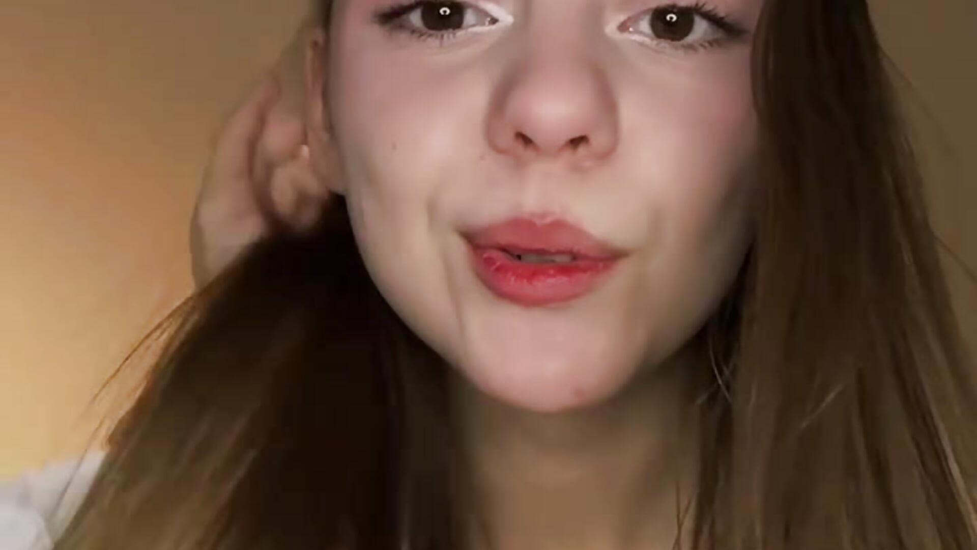 🐱Meet my kitty - video di WeiSusi modella di cam