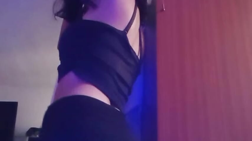 crazy  petite - video by amy_lennox cam model