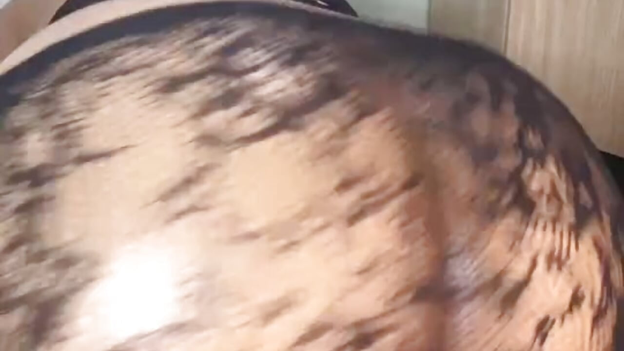 Wiggly wiggle ass 🍑🔥🔥 – video od webkamerové modelky _wetaura