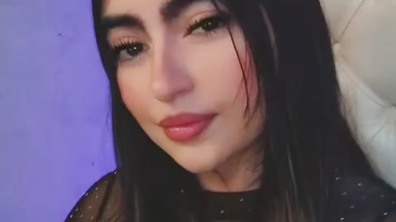 🌸 - video by April__foxx cam model