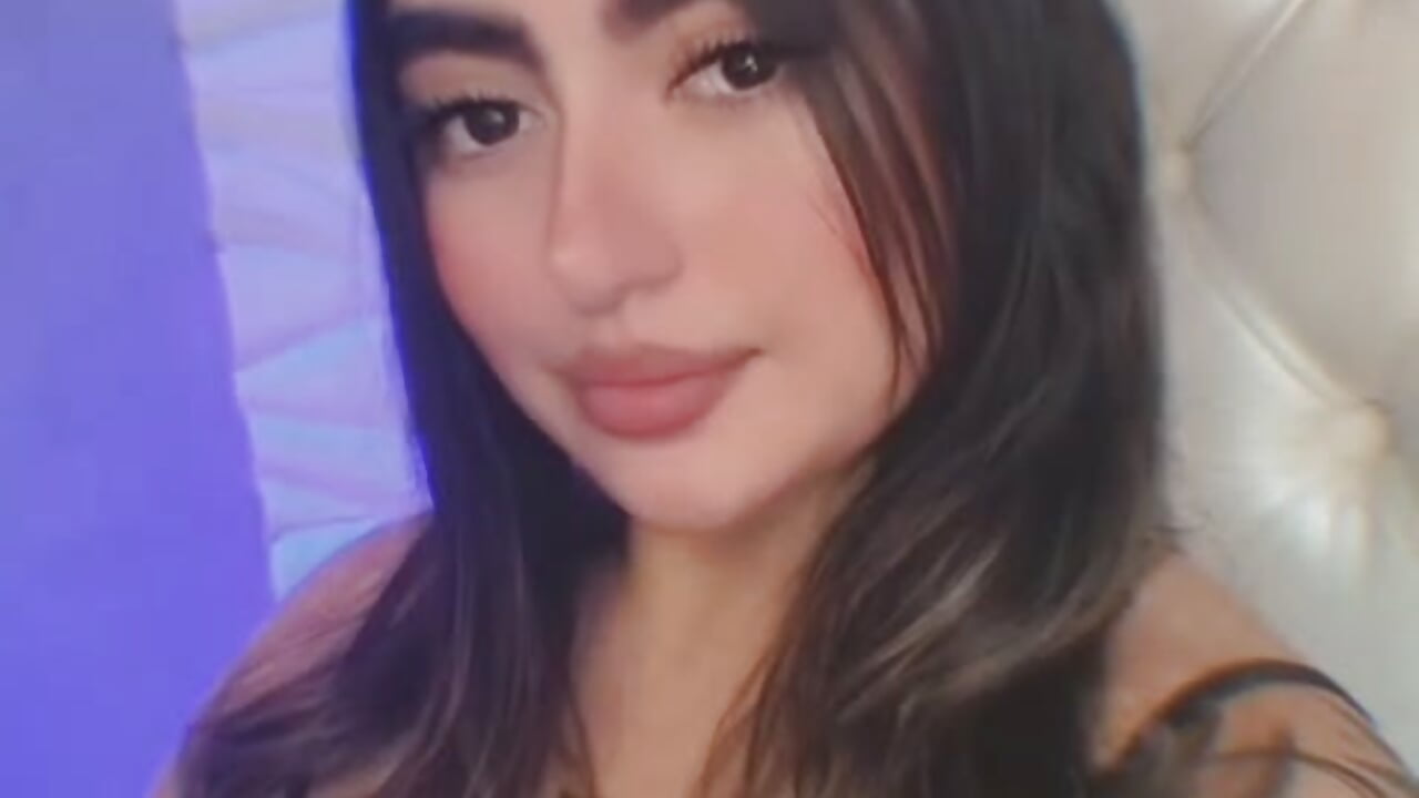 💓 - video by April__foxx cam model