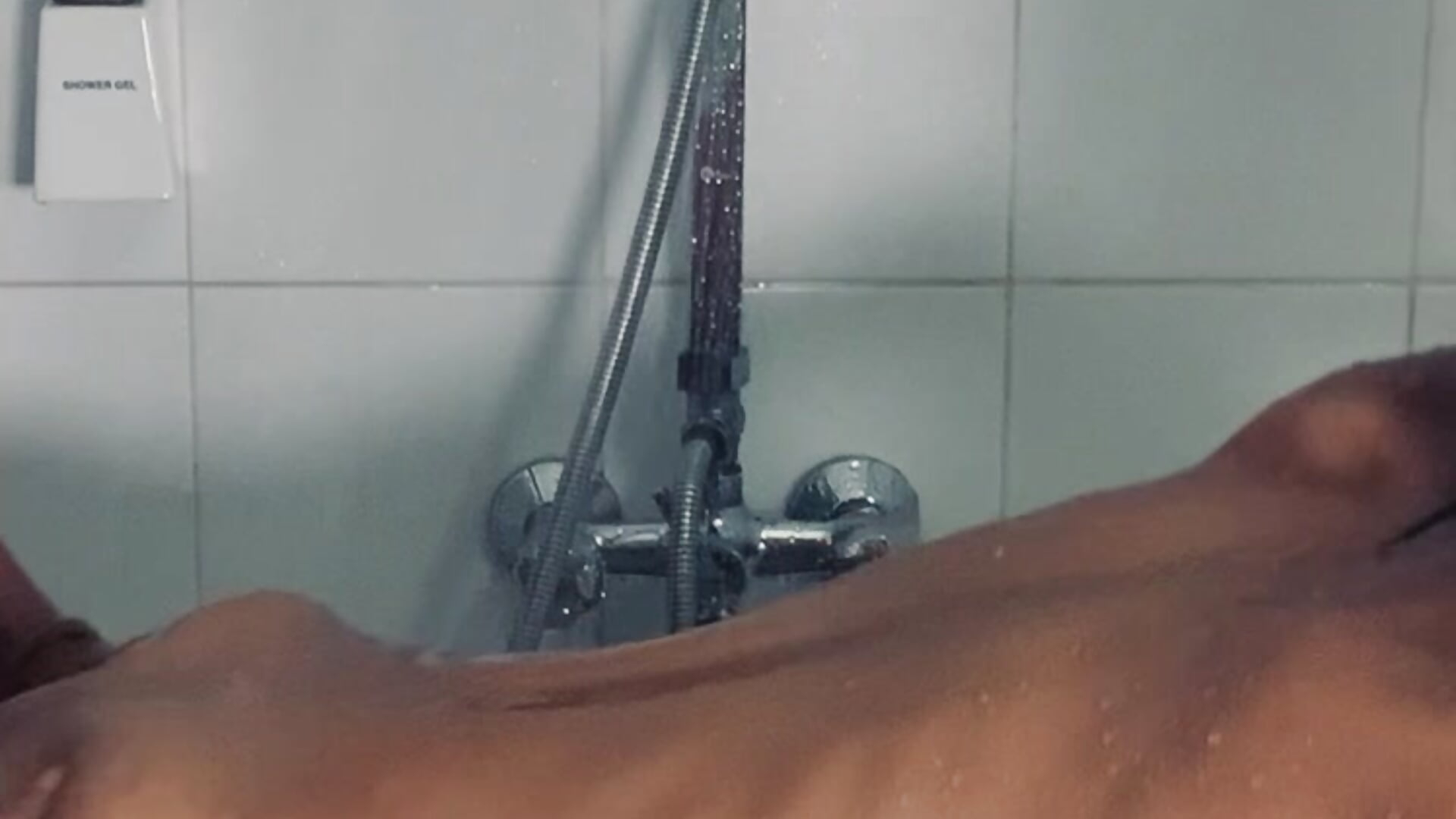 While on shower ❤️❤️🤤 - video by Serah201 cam model