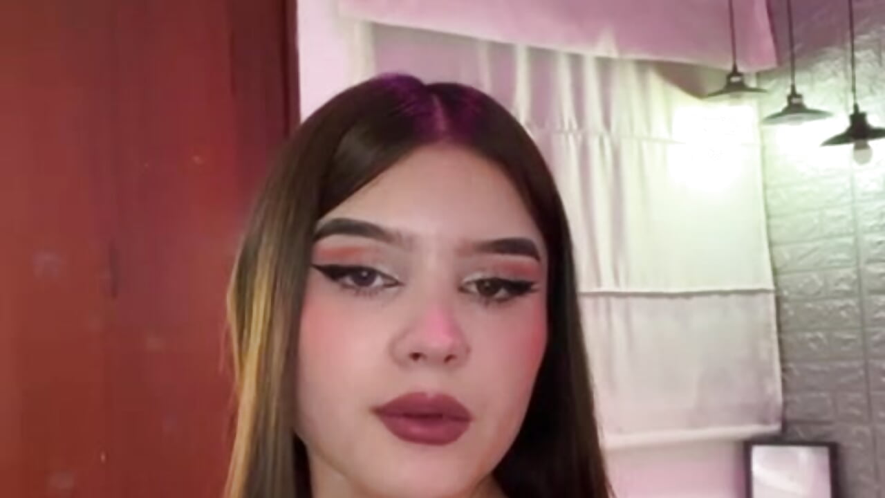 hello darling 🥵－カメラキャストのNatalie_loffredaの動画