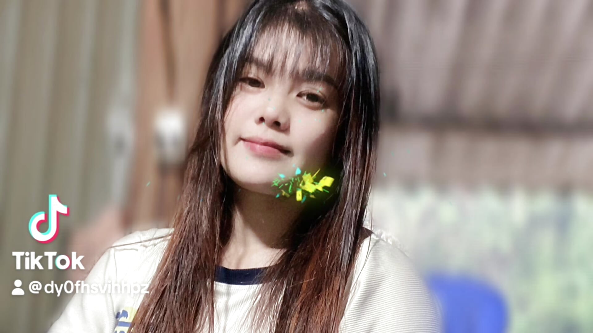 5fd2368684bf4ae0ab9958eb243355bb.mov - video by PhanHaa cam model