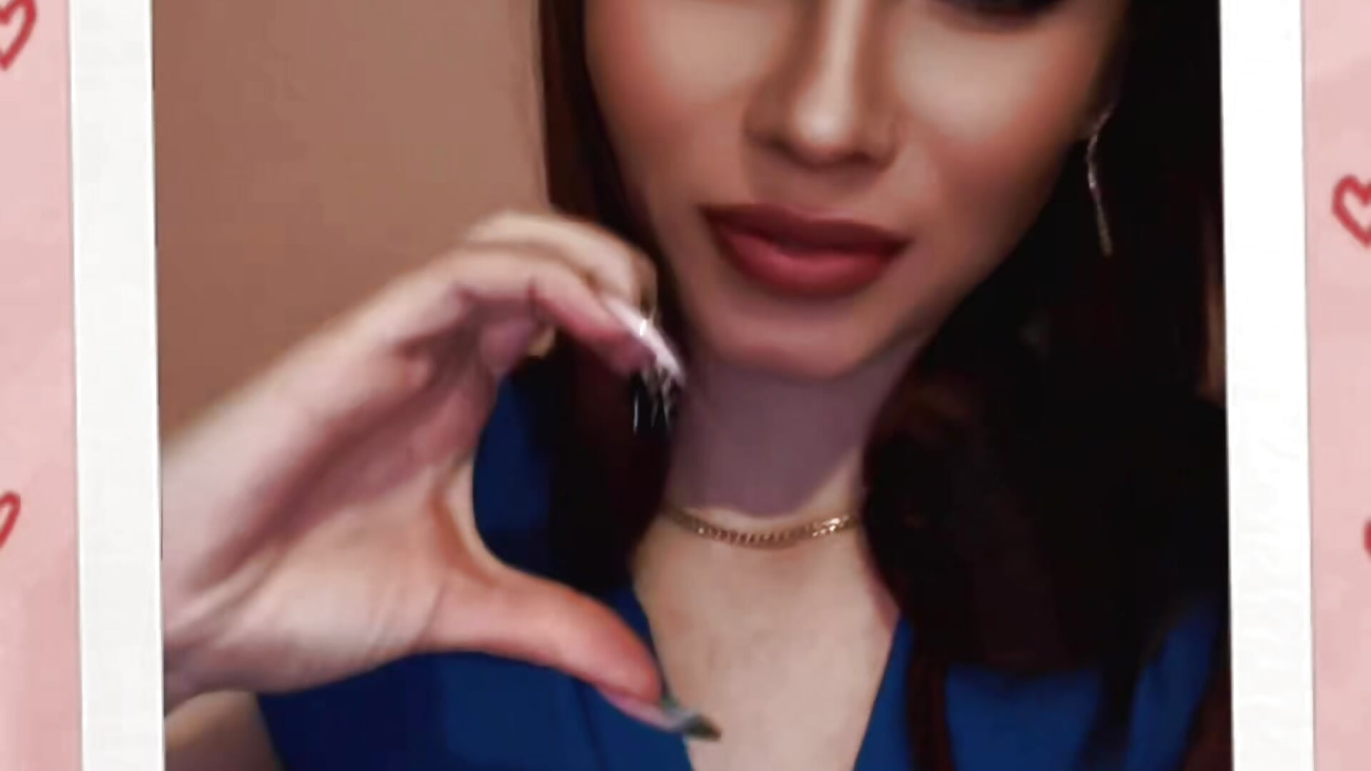 Happy Valentine’s Day to everyone who’s in love 💕 And to all the singles — Happy Full Freedom Day w – video modela na kameri Kisa26311