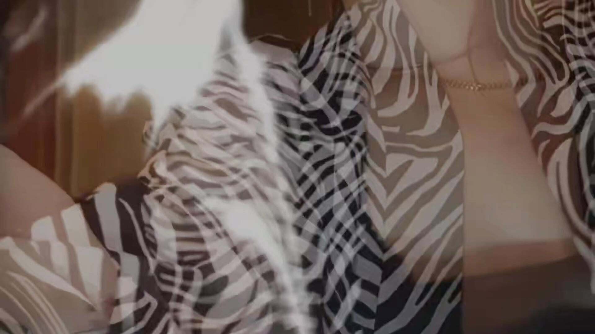 "Quietly wrap yourself in the night. I am with you in my thoughts."✨💞 - video oleh model kamera Kisa26311