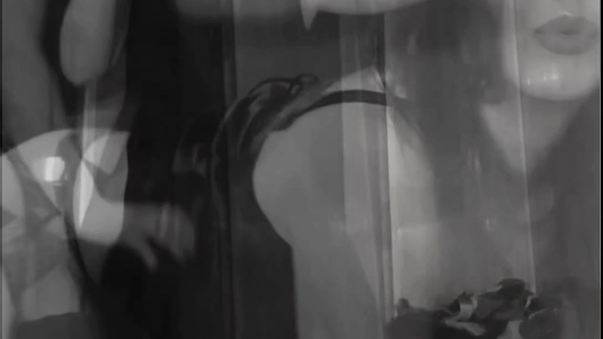 "Hotter than you thought? 😈" - video oleh model kamera Kisa26311