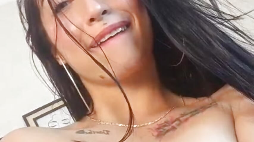 I want you to bite my nipples - vidéo du modèle de showcams natasha_moreno