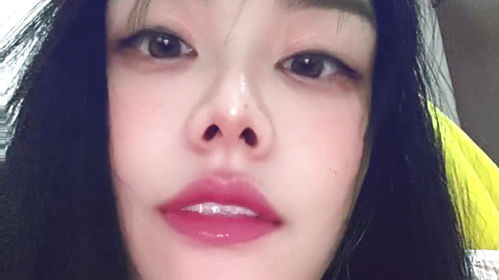 来自蜜桃女王的蔑视 – video od webkamerové modelky Mitao_