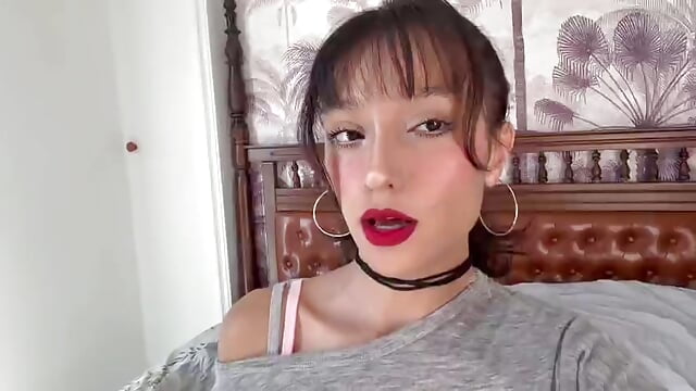 bitch don't love my vibe – video modela na kameri ZadengiDaaa