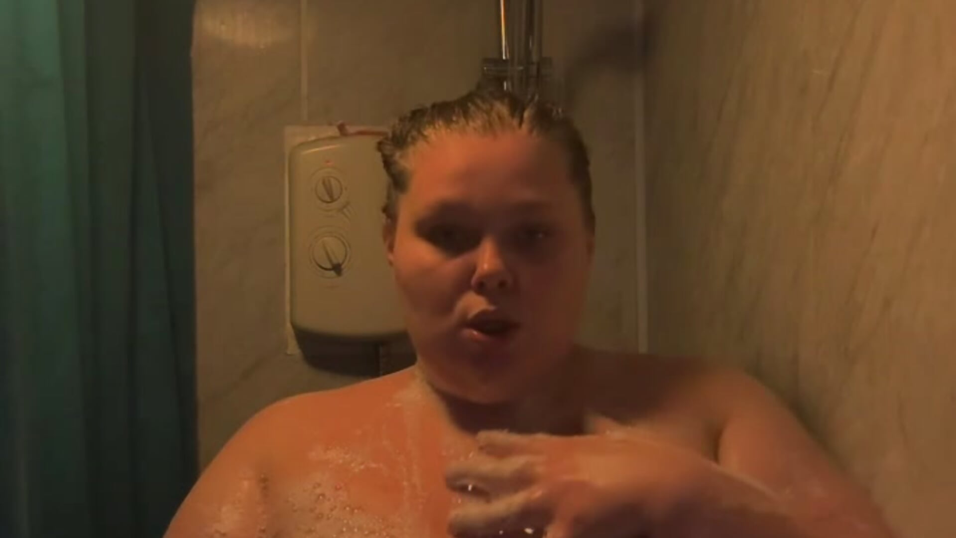 Bubbles in the shower 🛁