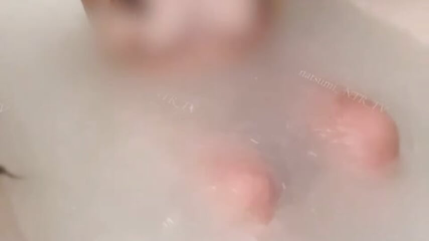 秘密のお風呂💗 - video by natsumi_NTR_TV cam model
