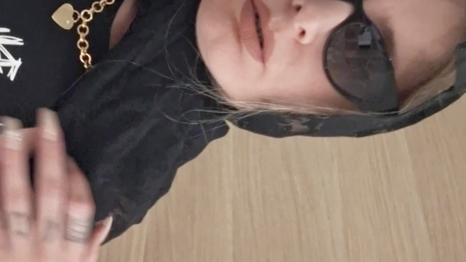 1000035399 - відео від вебка ммоделі slg1