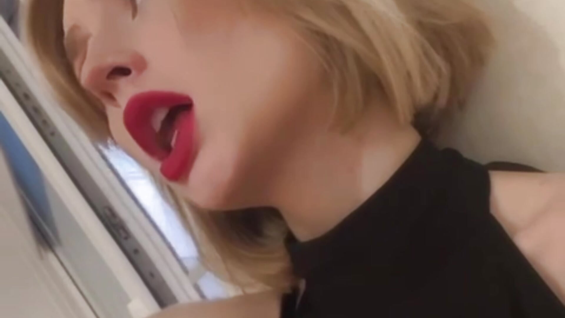 singing silently - video by Sunshine_Angell cam model