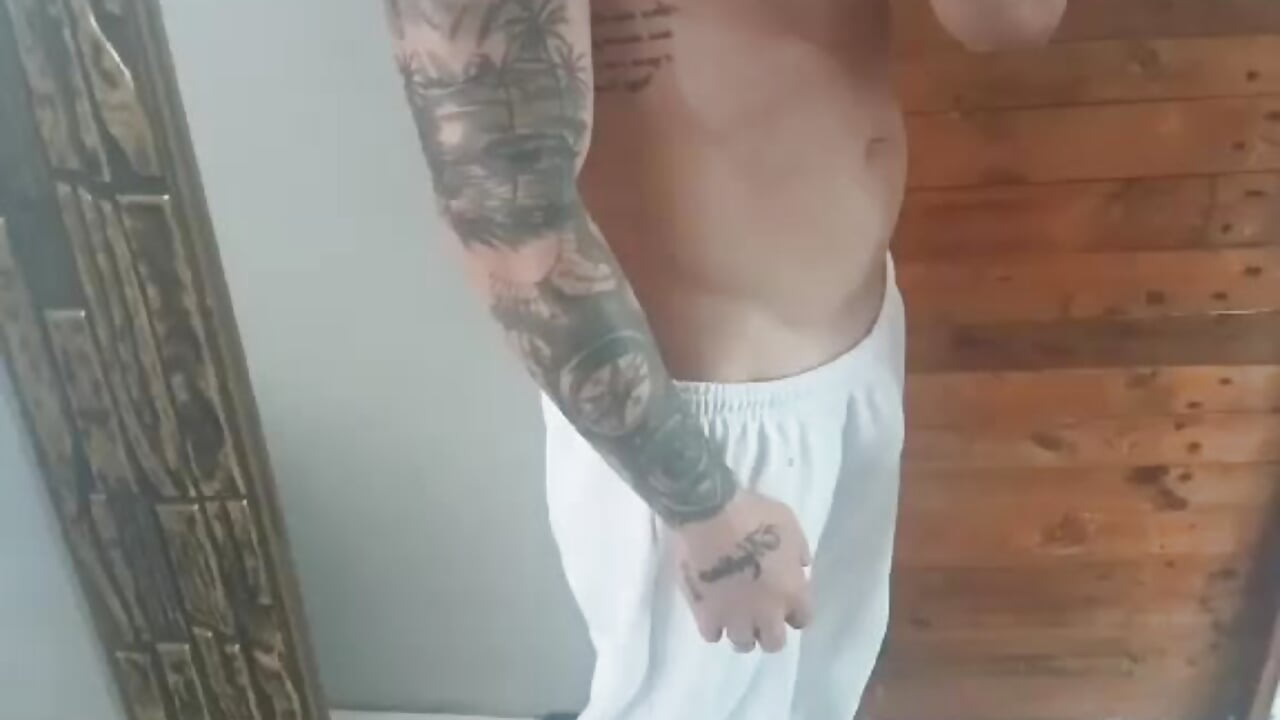 1000142313 – video modela na kameri branco_maromba_pirocudo