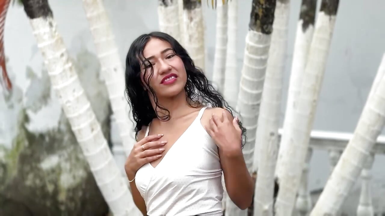 Walk with me 🍃 - video by anna2809 cam model